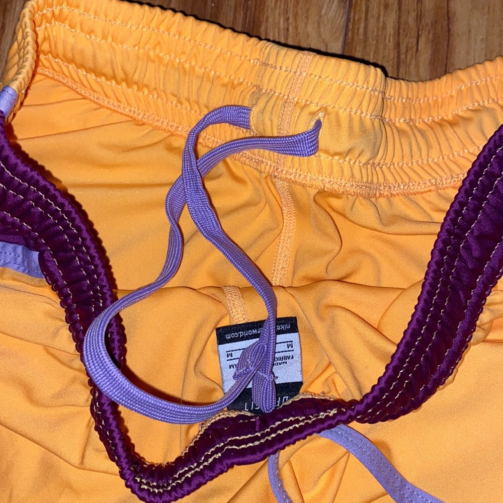 Nike Dri fit athletic training shorts women’s size medium - Picture 5 of 6